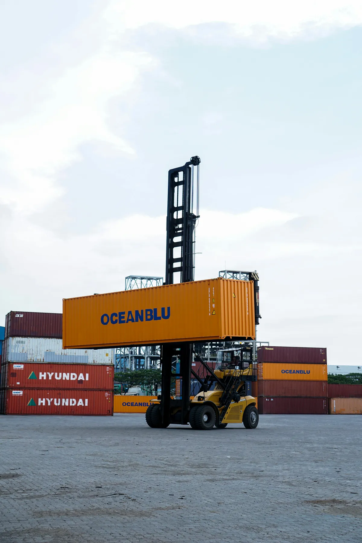 Reach Truck Forklift Guide: Uses, Specs & Cost (2026)