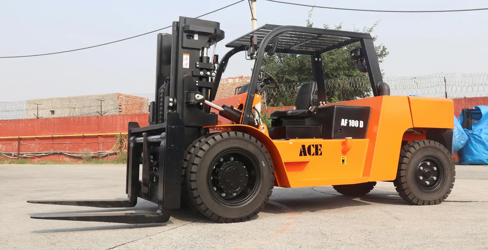 Heavy-duty diesel forklift on a commercial yard